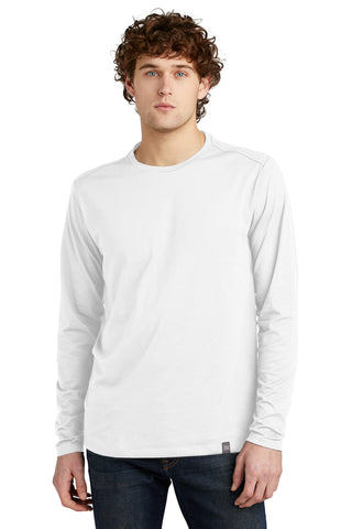 New Era  Heritage Blend Long Sleeve Crew Tee. NEA102